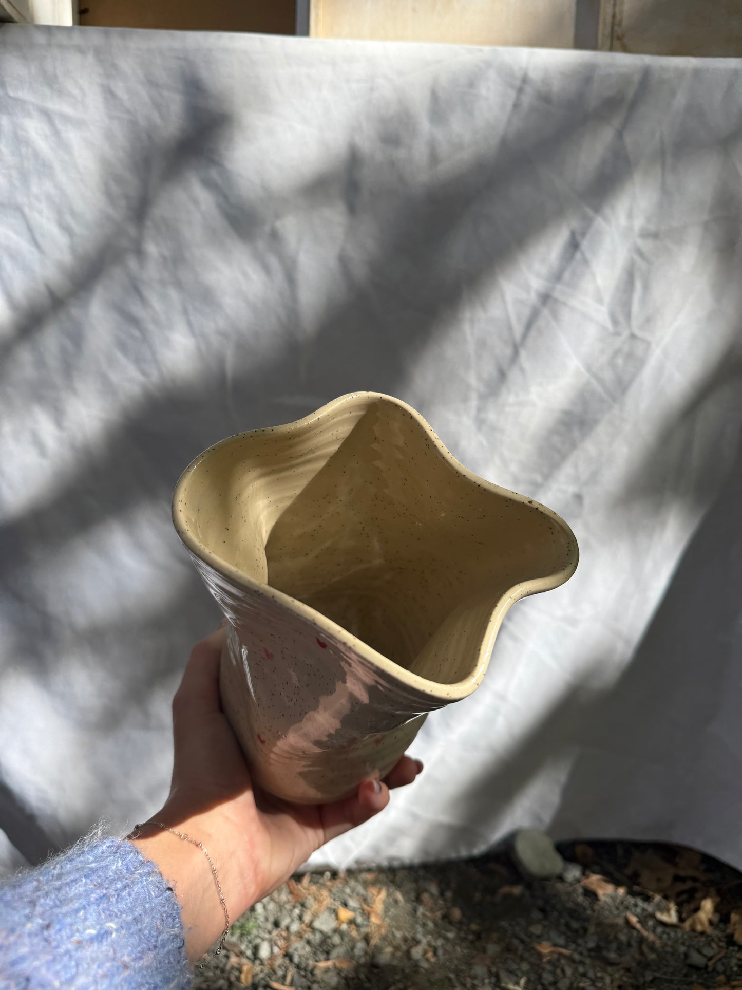 Squish Vase- lil hearts