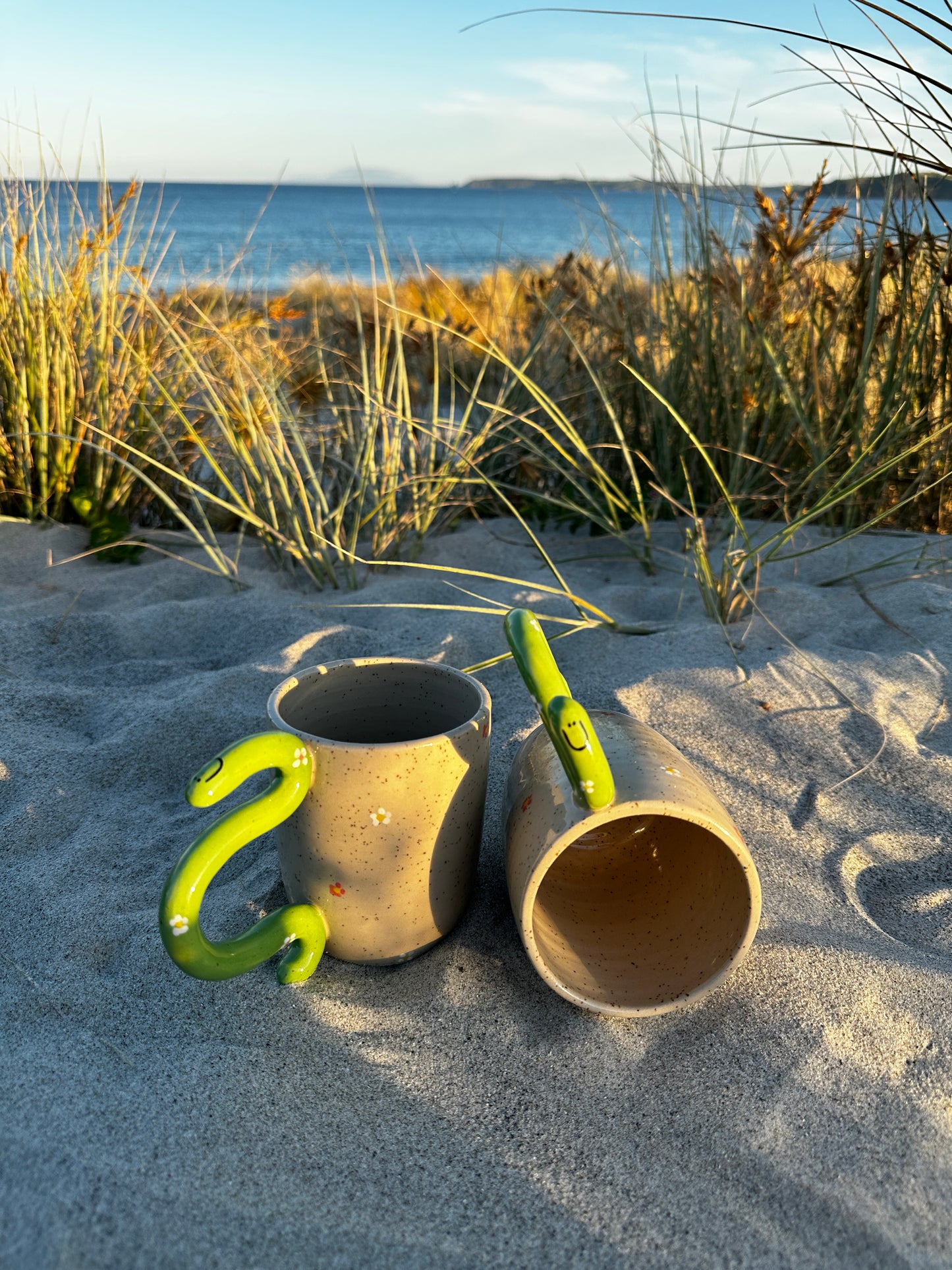 Worm Mug- Green Daisy