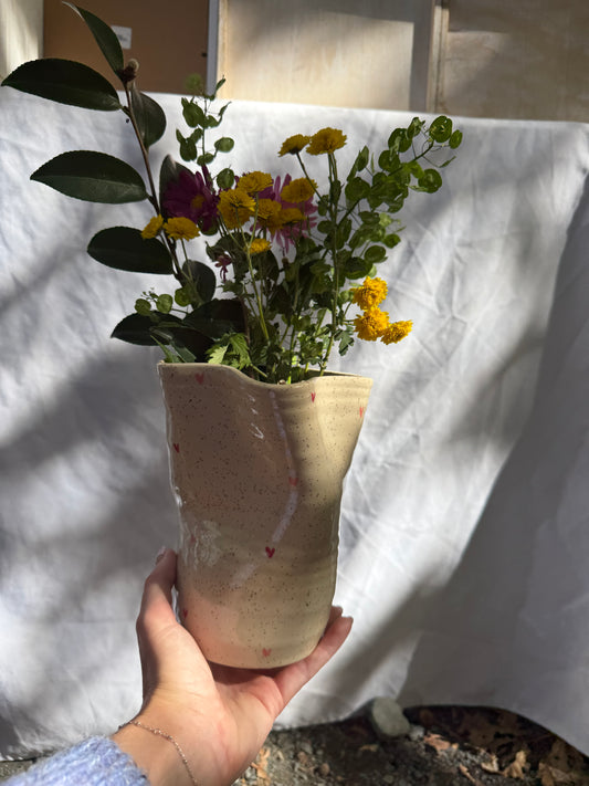 Squish Vase- lil hearts
